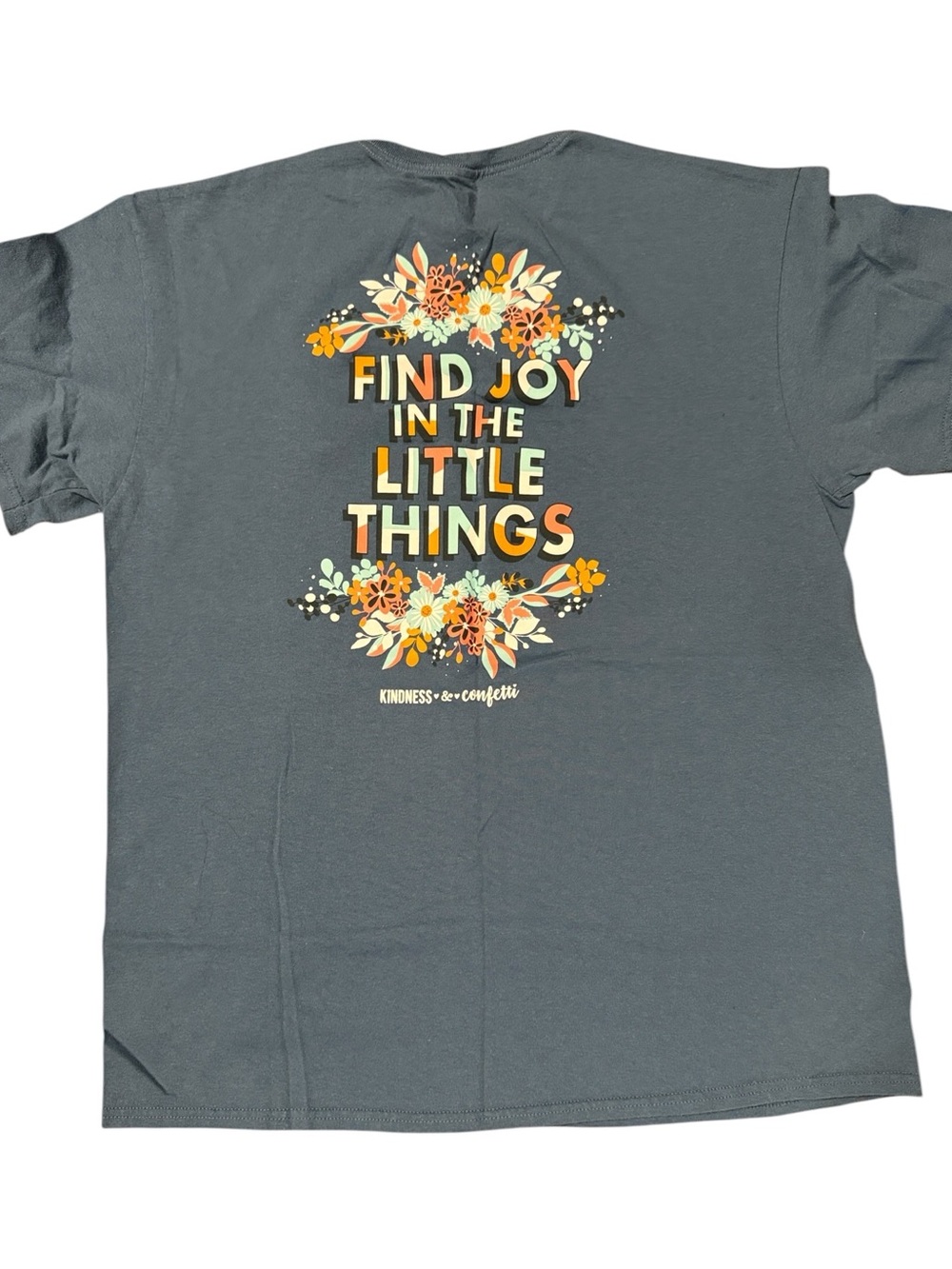 KINDNESS & CONFETTI graphic T-shirt size large
